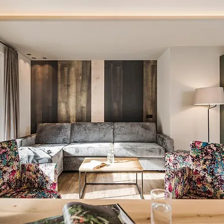 Jagdhof Pure Mountain Hotel Tux