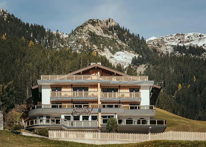 Jagdhof Pure Mountain Hotel 4*