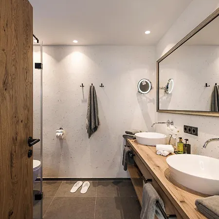 Garni Jagdhof 4* Tux
