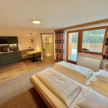 Garni Jagdhof 4* Tux